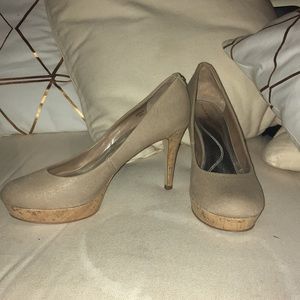 NUDE TAHARI PUMPS